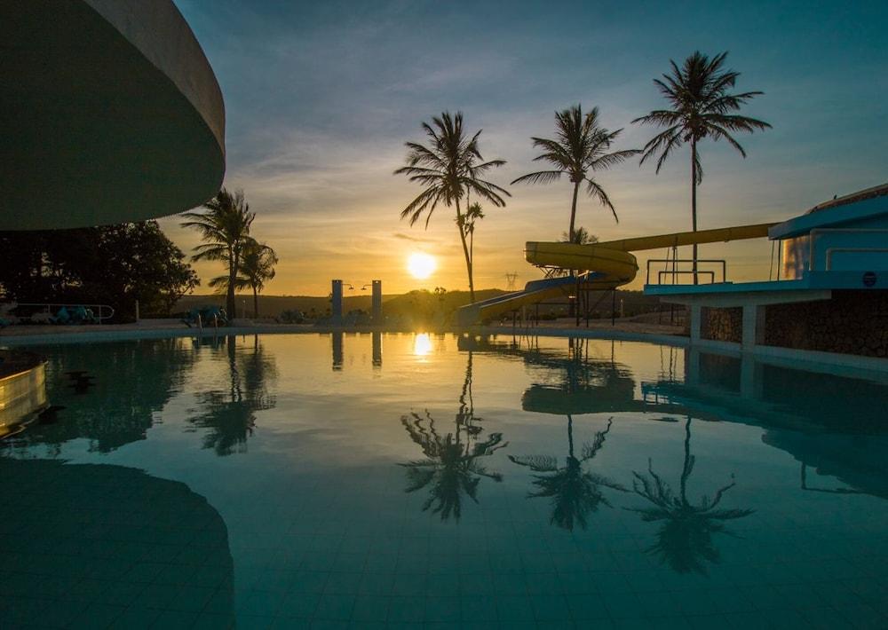 Xingo Parque Hotel Canindé de São Francisco Exterior photo
